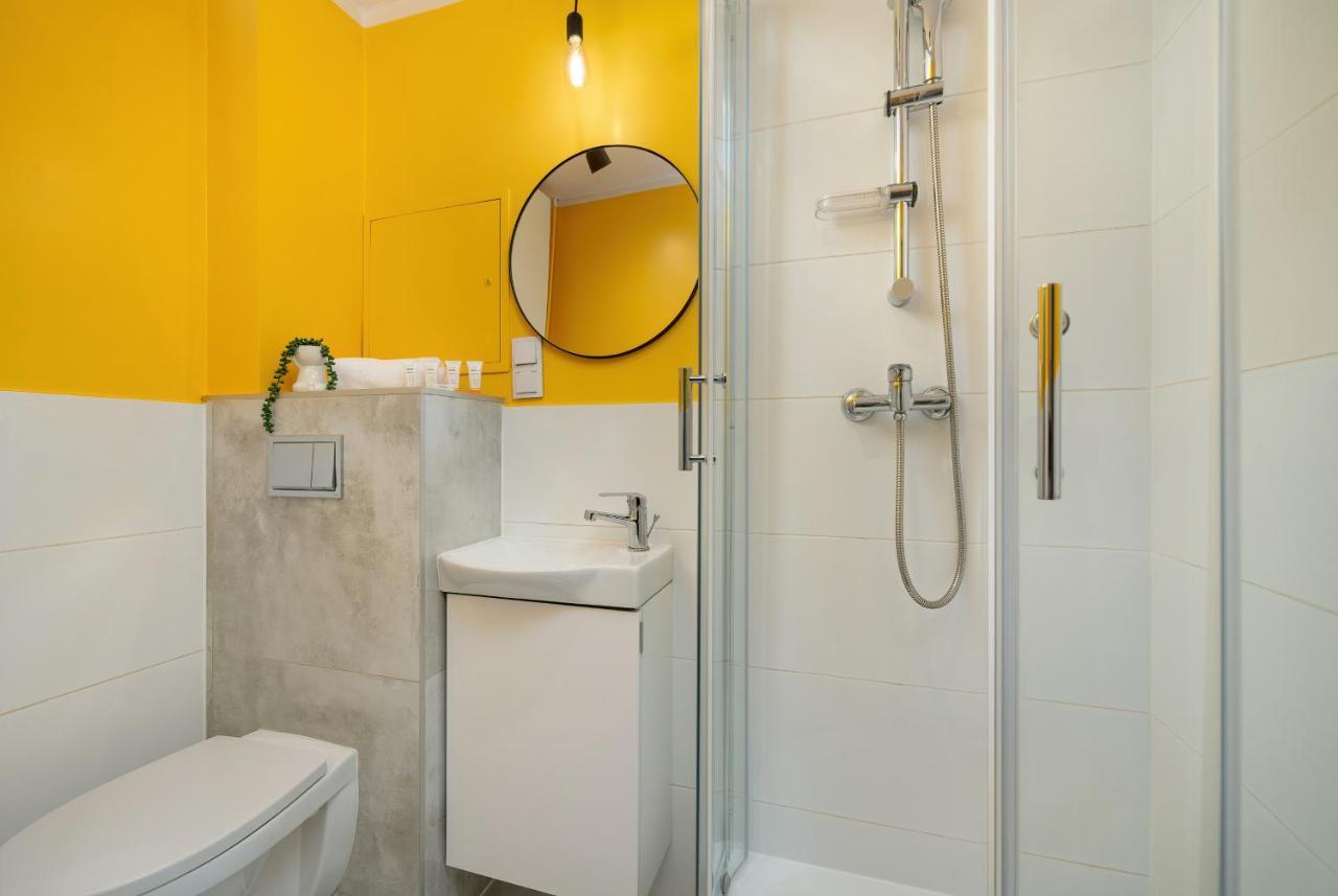 Modernly Arranged Apartments In Katowice By Noclegi Renters Extérieur photo
