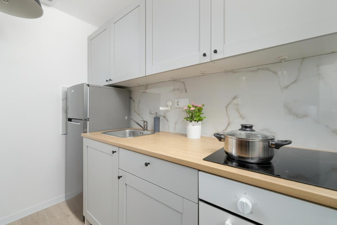 Modernly Arranged Apartments In Katowice By Noclegi Renters Extérieur photo